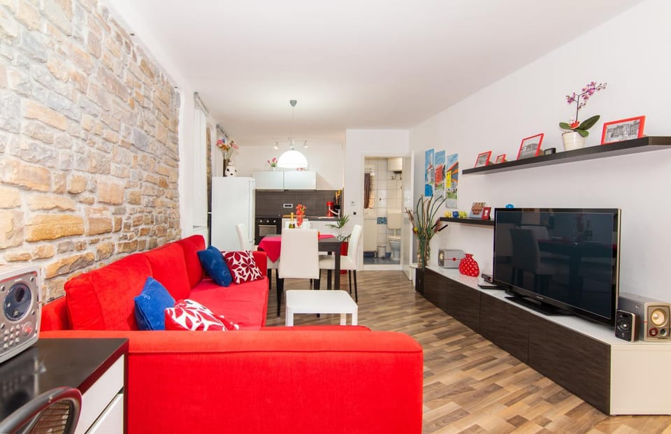TV and multimedia, Living room, Seating area