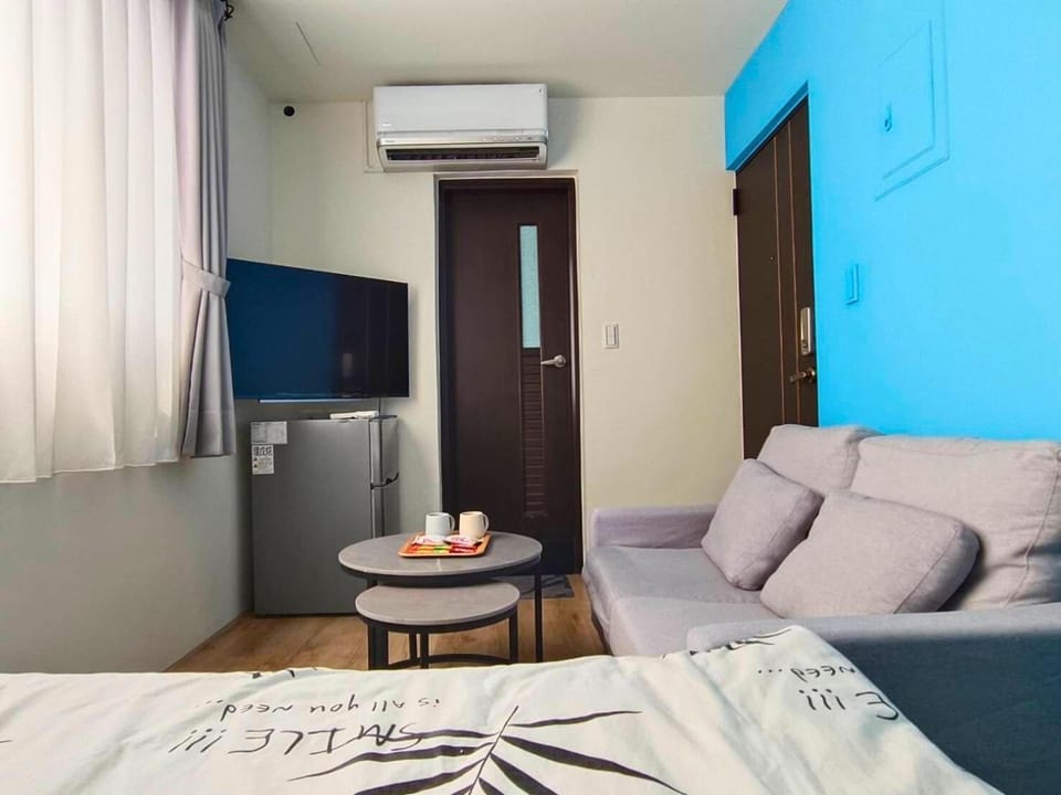 TV and multimedia, Photo of the whole room, Bedroom, air conditioner