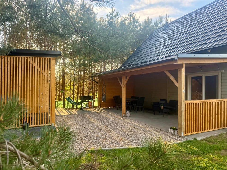 KASZUBY Oliwkowy domek Niesiołowice na Kaszubach Balia z Jacuzzi Jeziora lasy House in Pomeranian Voivodeship