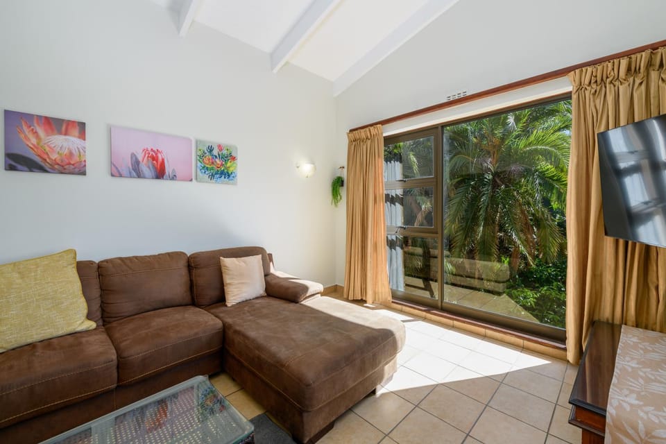 Living room, Garden view