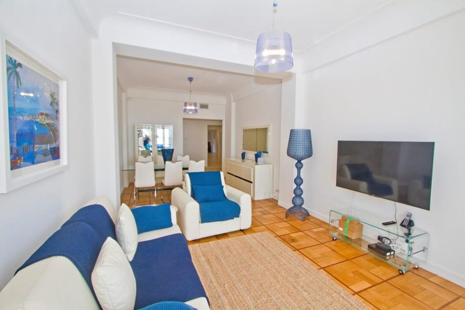 Promenade des Anglais - Sea View 2bdr by B'Your Home House in Nice