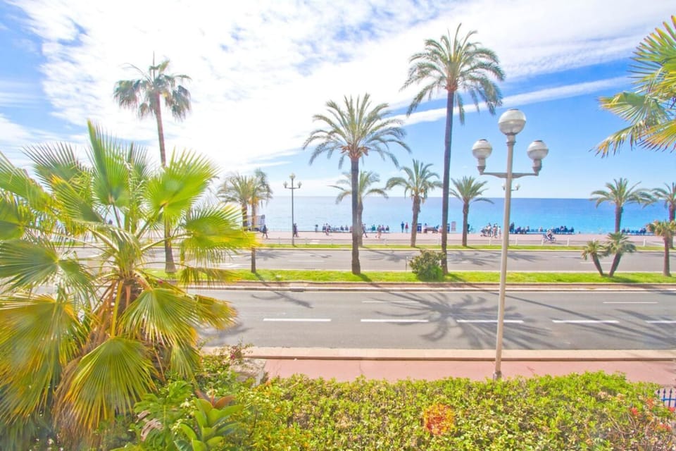 Promenade des Anglais - Sea View 2bdr by B'Your Home House in Nice