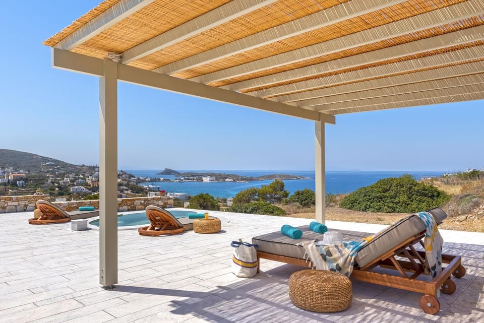 Nearby landmark, Natural landscape, View (from property/room), Balcony/Terrace, Balcony/Terrace, Pool view, Sea view, Swimming pool, sunbed