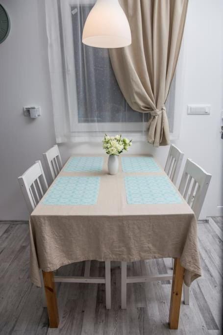 Cozy studio overlooking downtown Apartment in Makarska