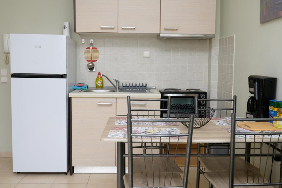 Kitchen or kitchenette, Dining area, pet friendly, kitchen