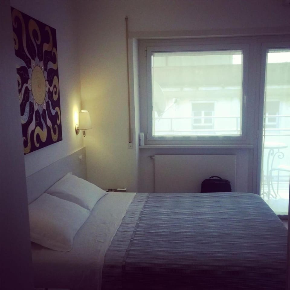 View (from property/room), Balcony/Terrace, Decorative detail, Bedroom