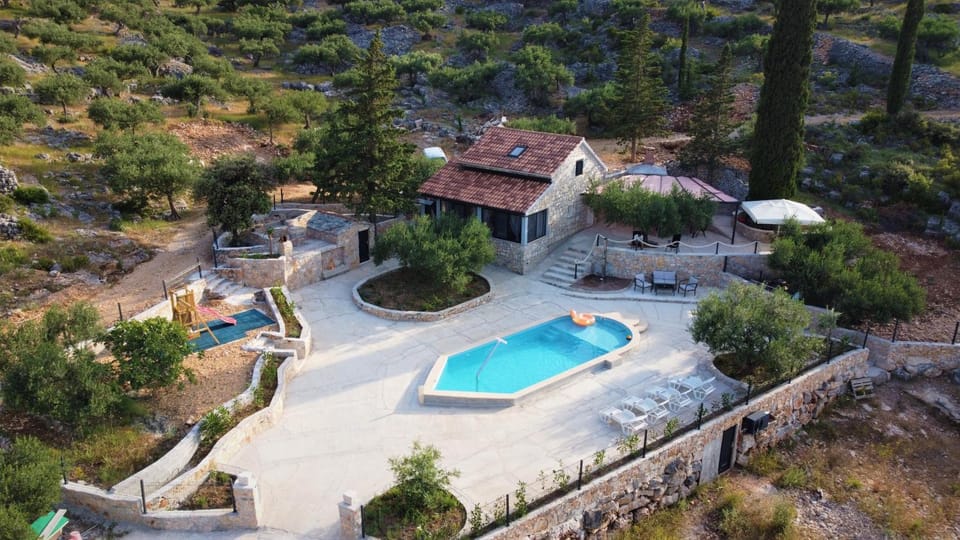 Bird's eye view, Swimming pool
