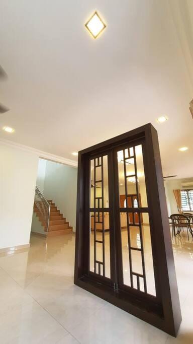 Puchong Semi D Homestay spacious 4 rooms House in Selangor, Malaysia