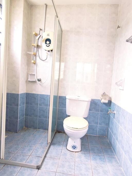 Puchong Semi D Homestay spacious 4 rooms House in Selangor, Malaysia