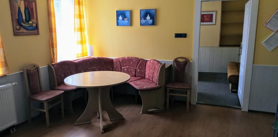 Living room, Seating area, Dining area