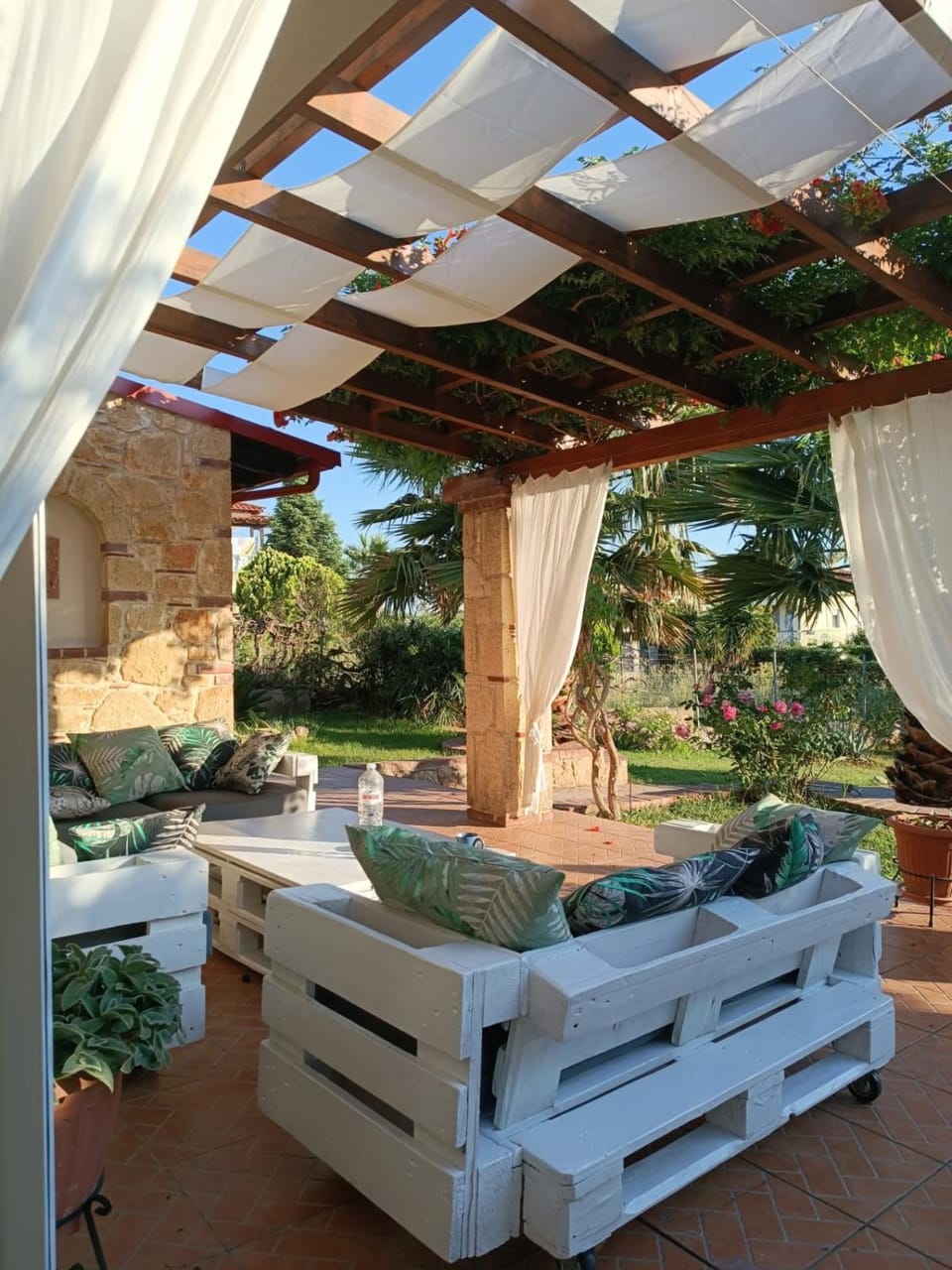 Balcony/Terrace, Seating area, Garden view