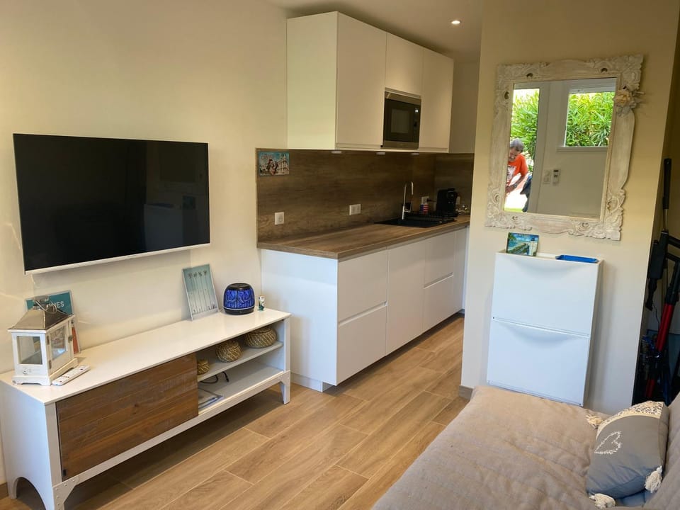 TV and multimedia, Kitchen or kitchenette, Seating area, minibar