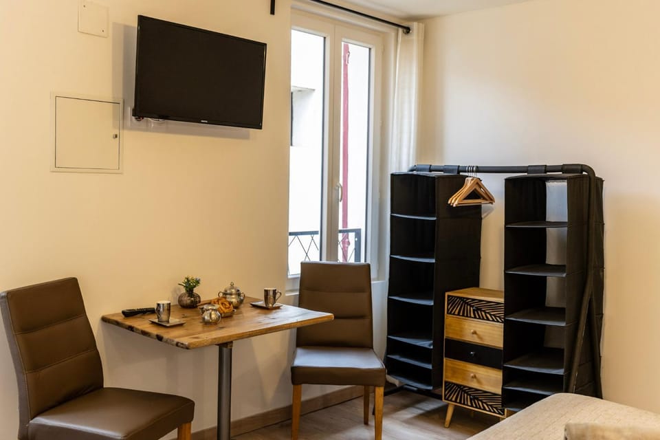 TV and multimedia, Seating area