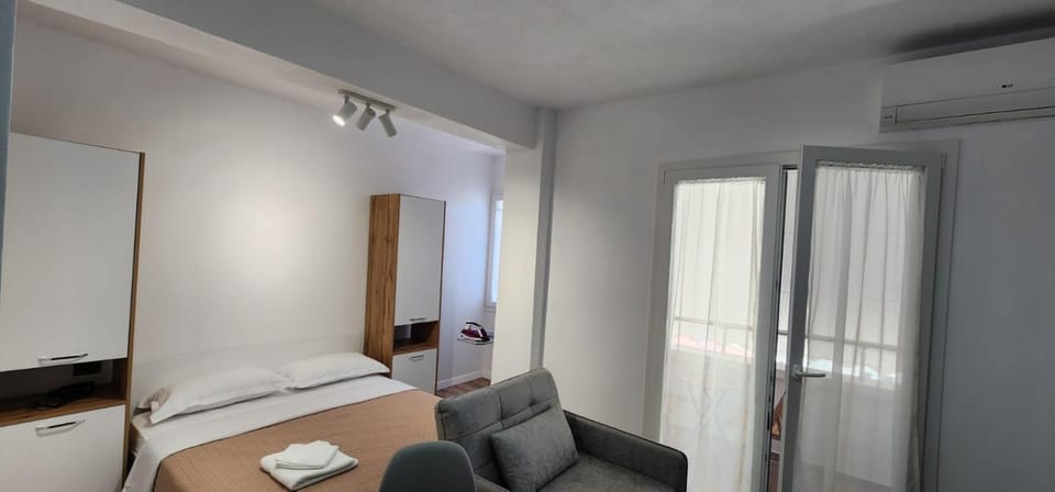 Living room, Bedroom, hair dresser
