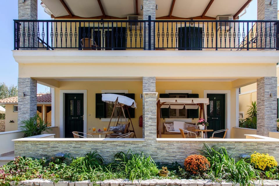 Facade/entrance, Garden, Balcony/Terrace, Area and facilities