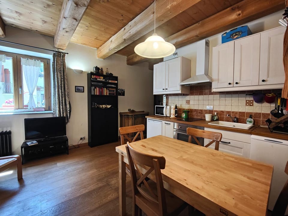 Hostdomus - Via Roma Suite Apartment in Piedmont