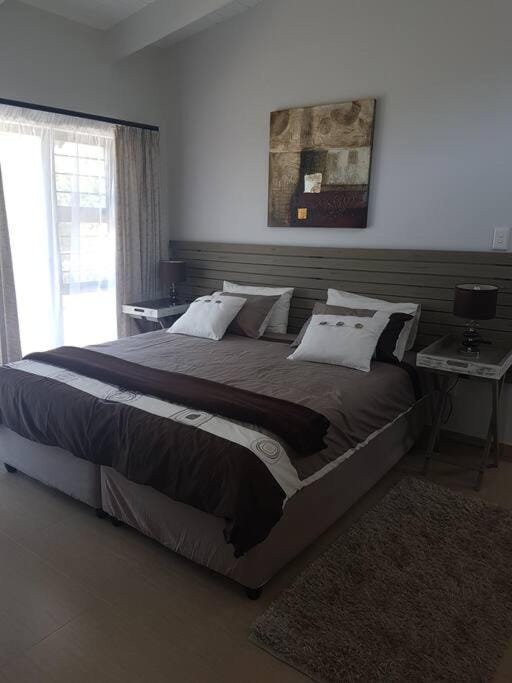 2 bed 2 bath apartment with stunning sea views. House in Dolphin Coast