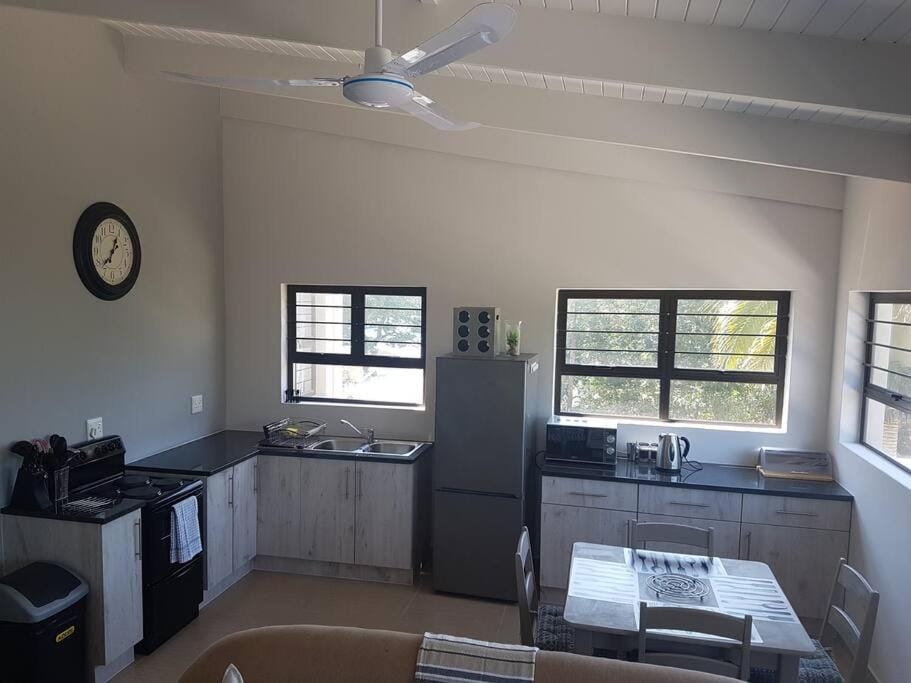 2 bed 2 bath apartment with stunning sea views. House in Dolphin Coast
