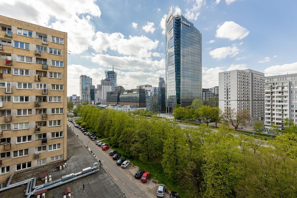Property building, Off site, Neighbourhood, City view, Street view, Location