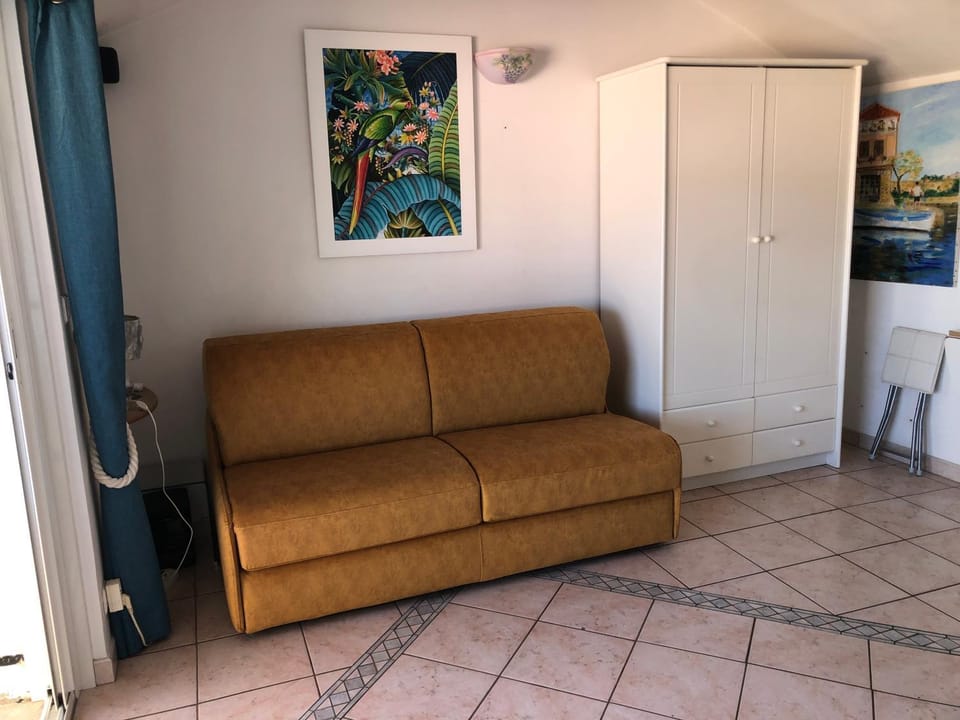 Très beau studio près de la mer aux Issambres Apartment in Roquebrune-sur-Argens