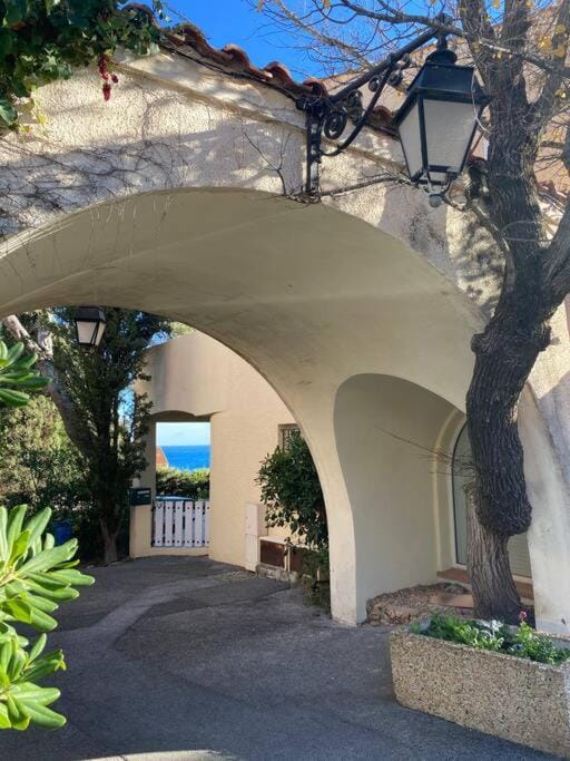 Très beau studio près de la mer aux Issambres Apartment in Roquebrune-sur-Argens