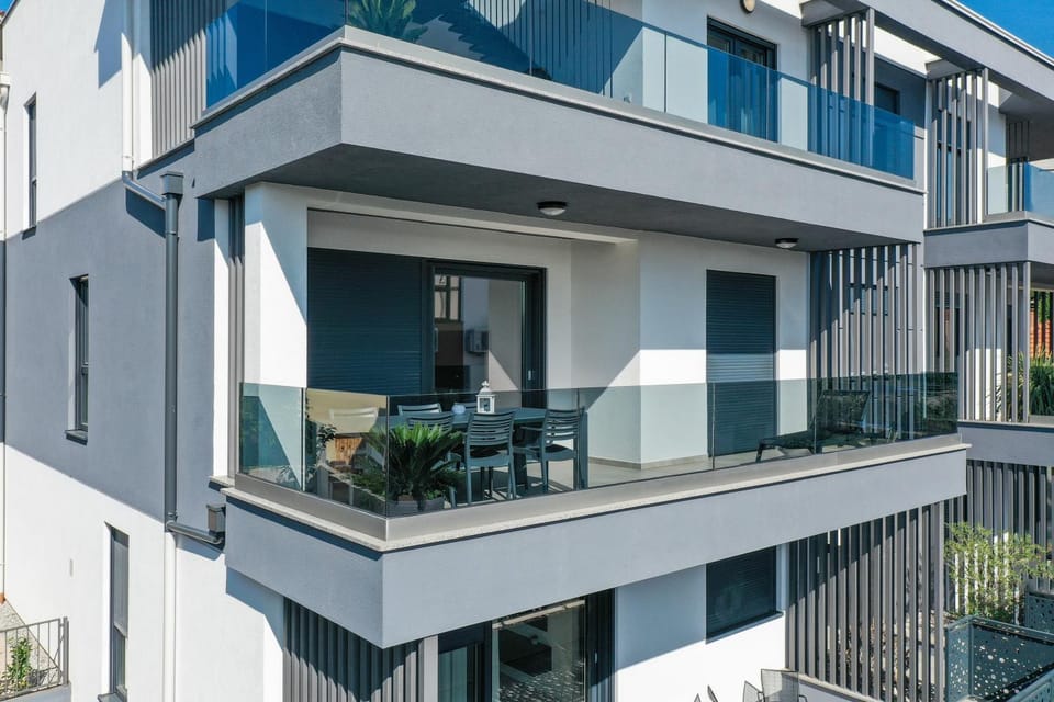 Property building, Balcony/Terrace