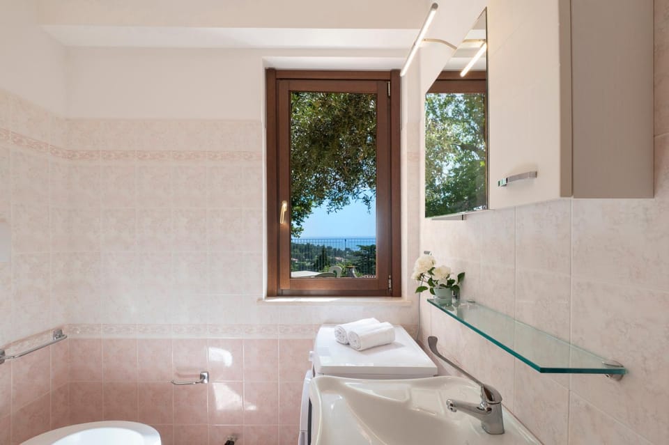 709 Residence Belvedere House in Marche