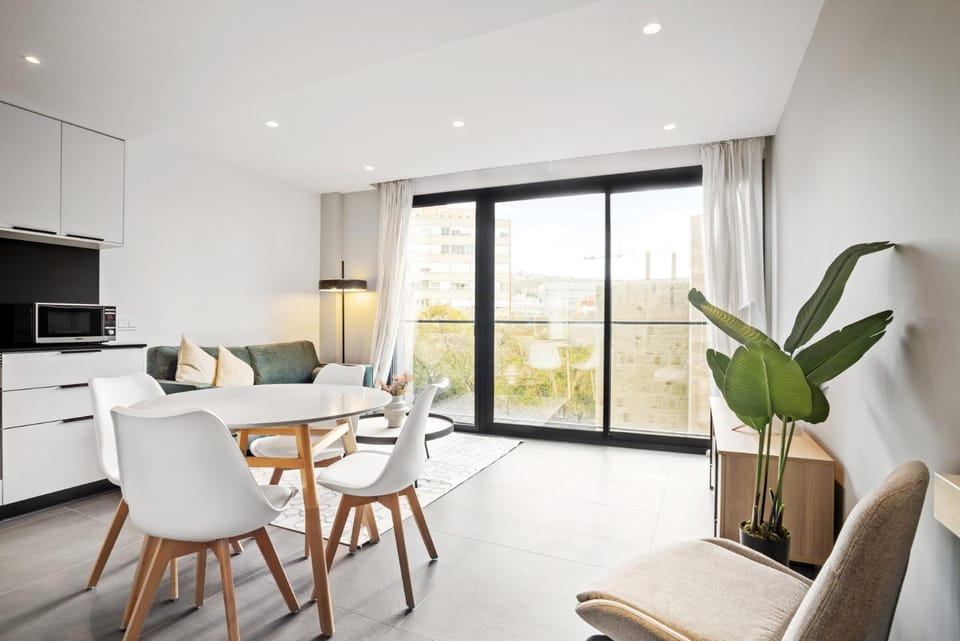 TV and multimedia, Kitchen or kitchenette, Living room, Seating area, minibar