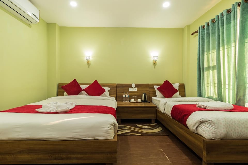 Bed, Photo of the whole room, Bedroom, fireplace, towels, air conditioner