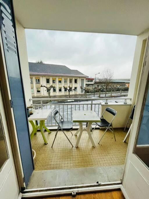 Appartement avec balcon proche centre-gare-lac Apartment in Annecy