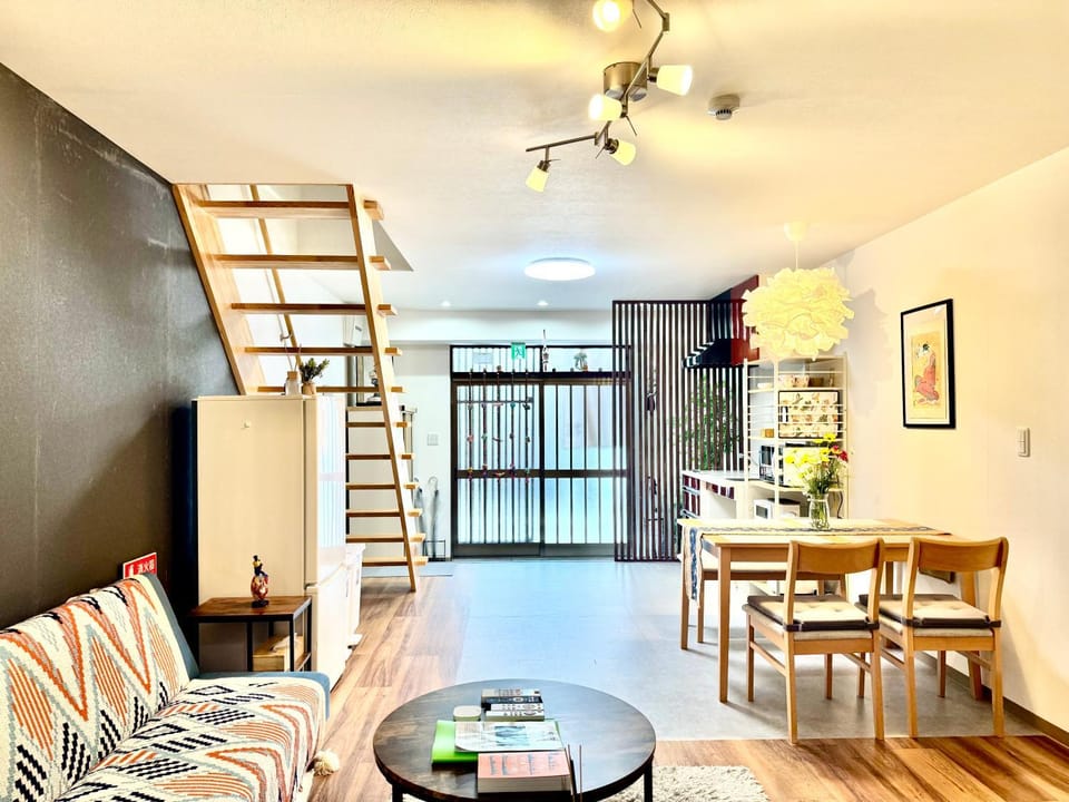 Living room, Seating area, Dining area