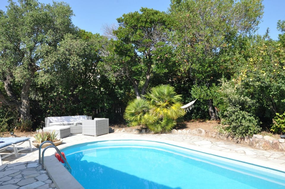 Villa climatisée, vue mer et colline avec piscine Villa in Sainte-Maxime