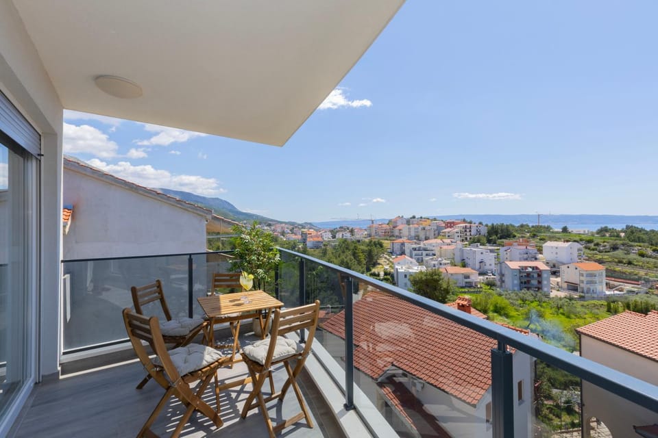 Day, Natural landscape, View (from property/room), Balcony/Terrace, Balcony/Terrace, Dining area, City view, Sea view