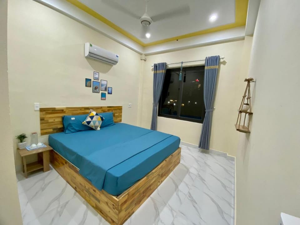 Bed, Photo of the whole room, Bedroom, air conditioner
