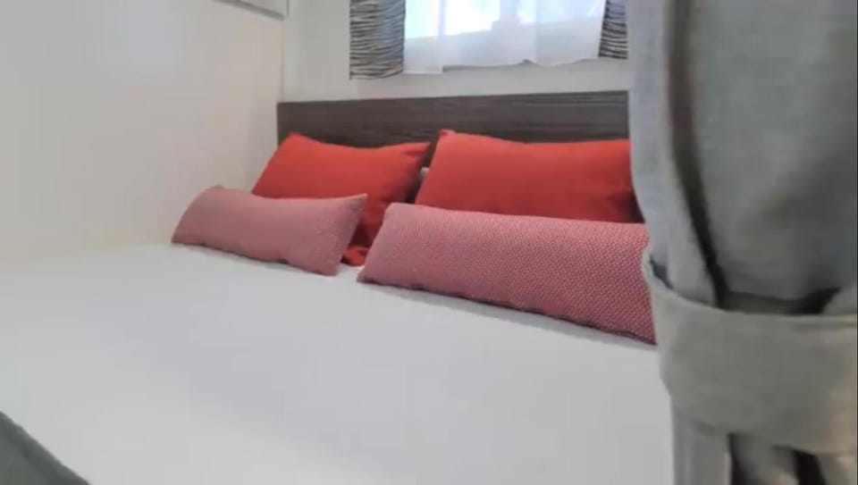 Portugals Infinity - AutoCaravana Luxo Docked boat in Faro