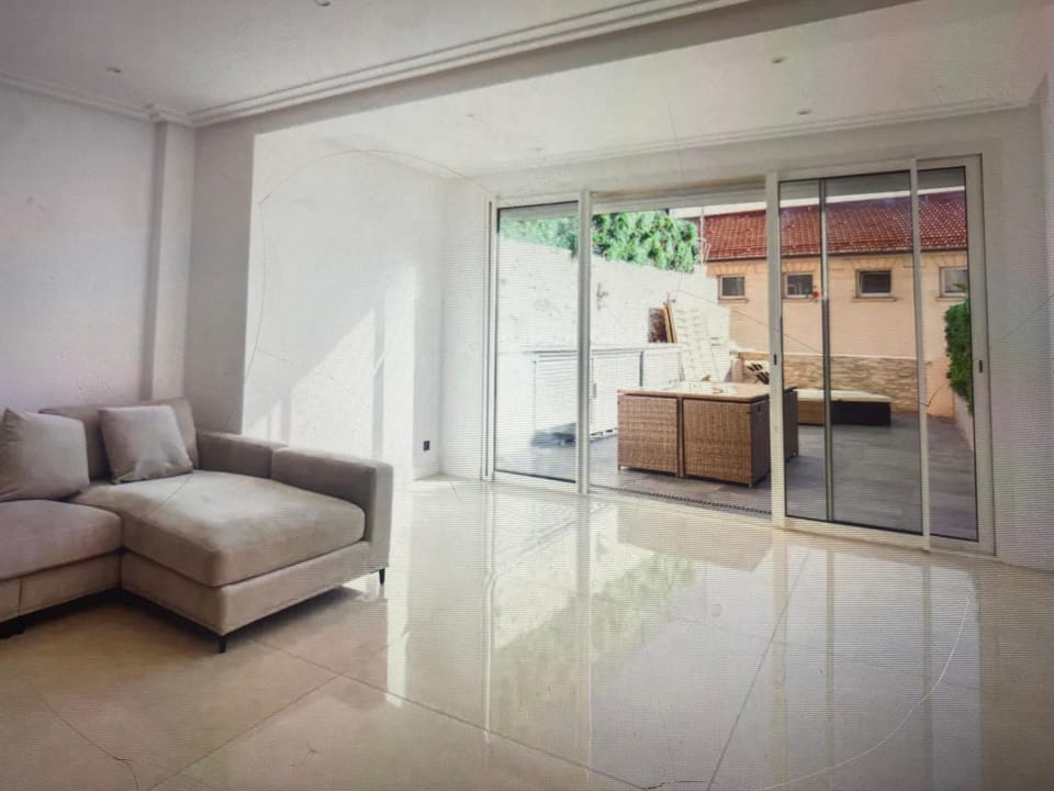 Appartement Avec Terrasse Centre-ville Croisette Apartment in Cannes