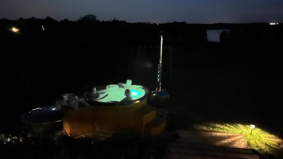 Garden, Hot Tub