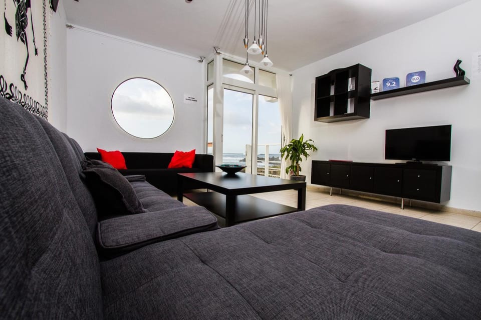 Day, Living room