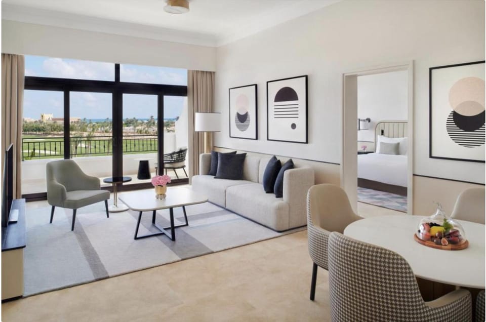 Bed, View (from property/room), Balcony/Terrace, Living room, Photo of the whole room, Seating area, Dining area, Bedroom
