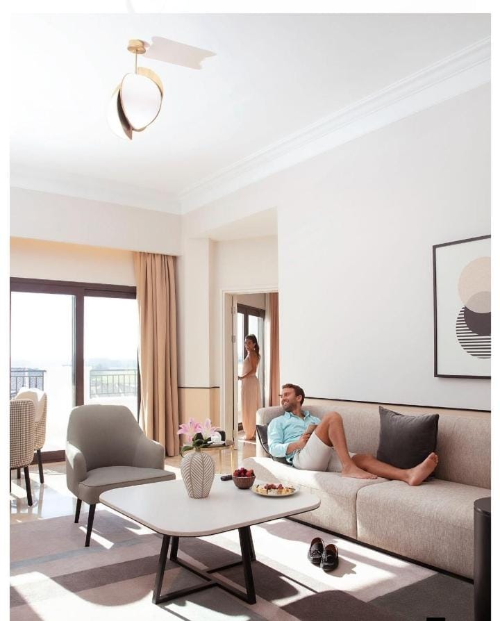 People, Living room, group of guests