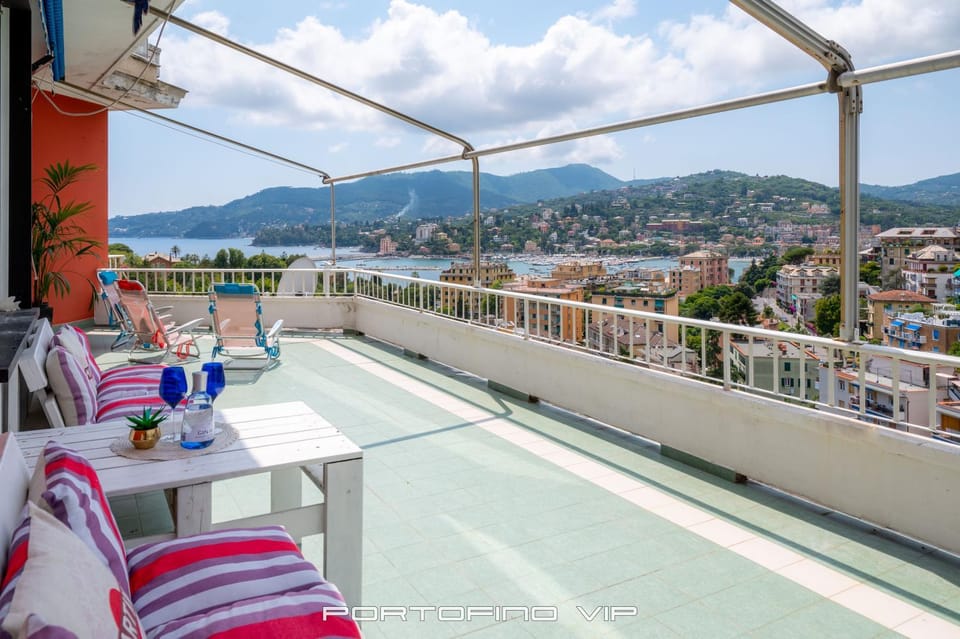 Natural landscape, Balcony/Terrace, City view