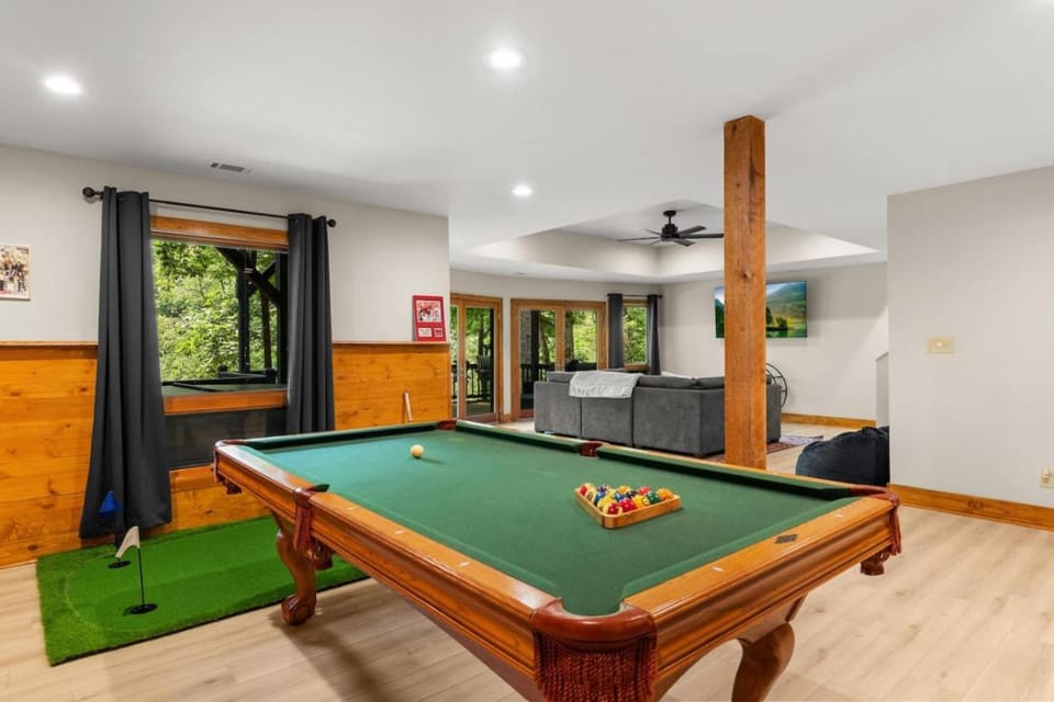 Riverview Retreat - Hot Tub, Pool Table House in Georgia
