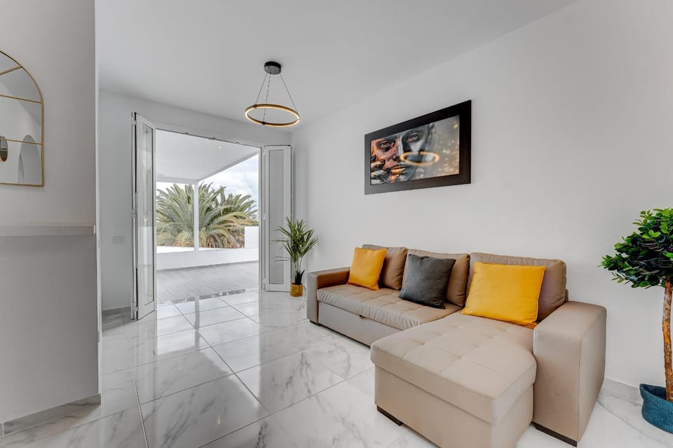 Bed, Living room, Seating area