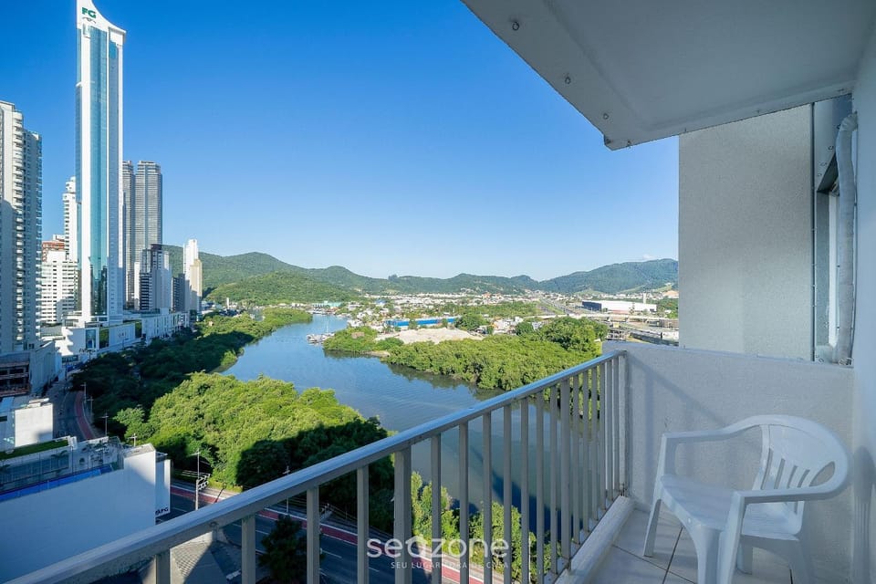 Balcony/Terrace, City view