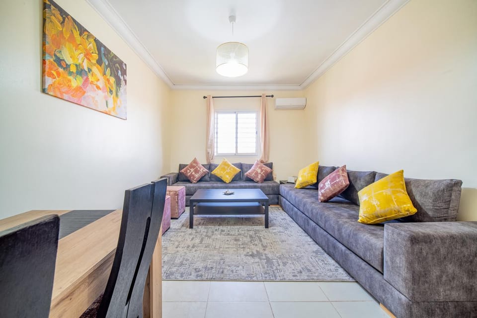 TV and multimedia, Living room, Seating area, air conditioner
