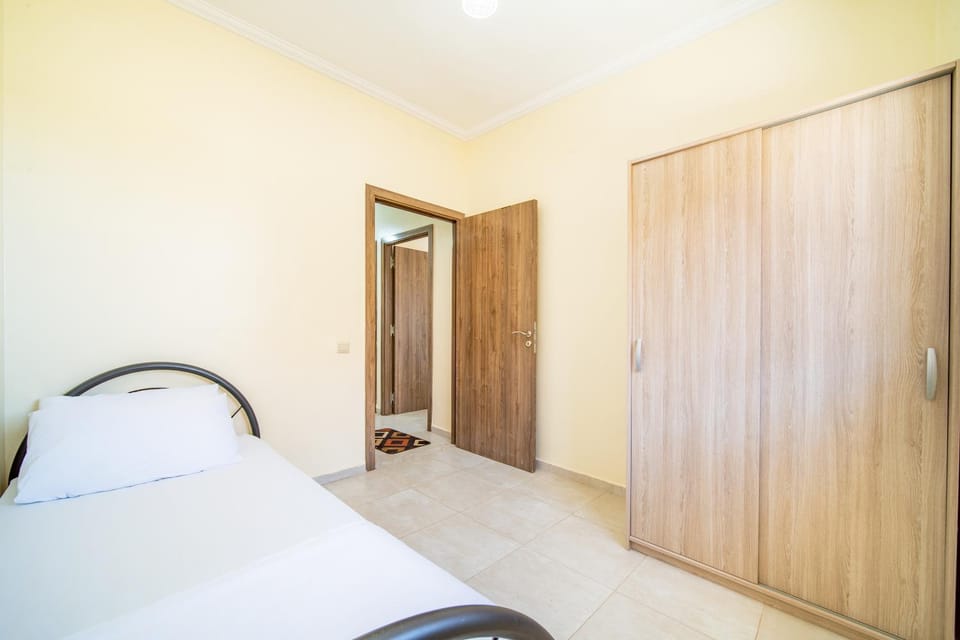 Bed, Photo of the whole room, Bedroom, wardrobe