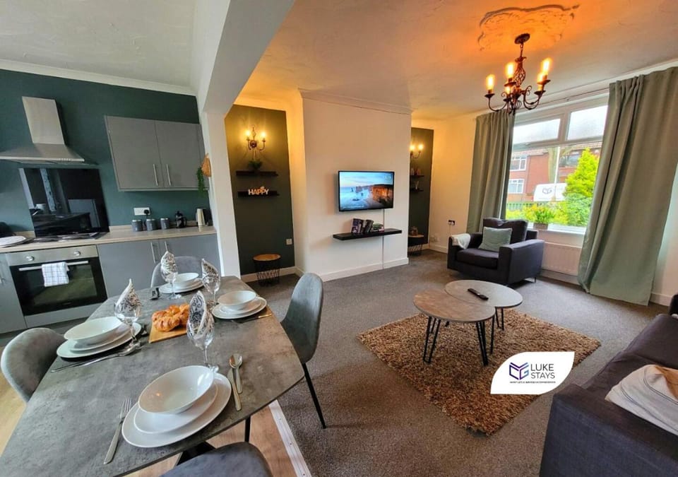 Living room, Seating area, Dining area