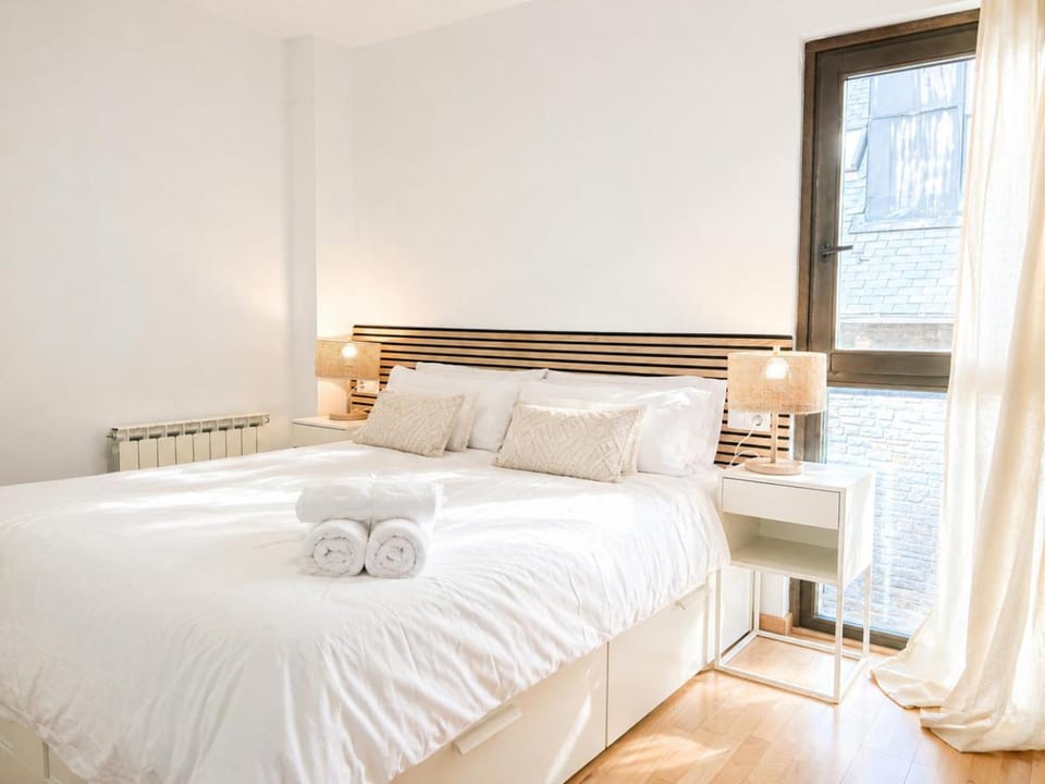 Bed, Photo of the whole room
