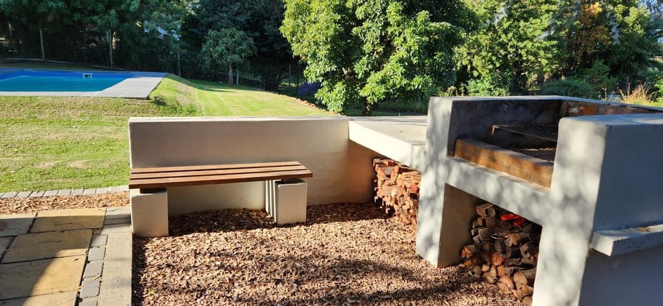 Garden, Swimming pool, flat iron