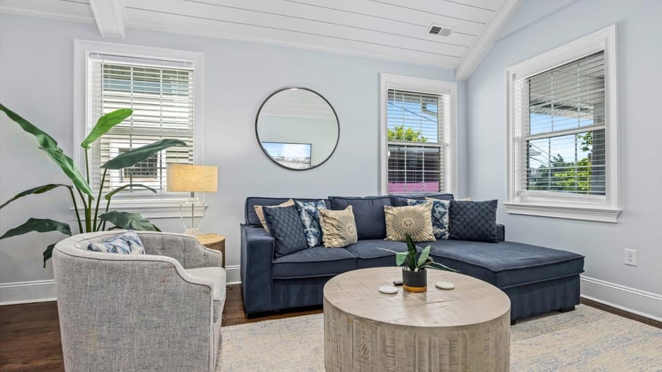 Modern Coastal Comfort - 3 Bedroom Condo with Balcony House in Ocean City